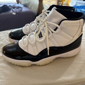 Jordan 11 Retro - Men's Shoes Size: 12
